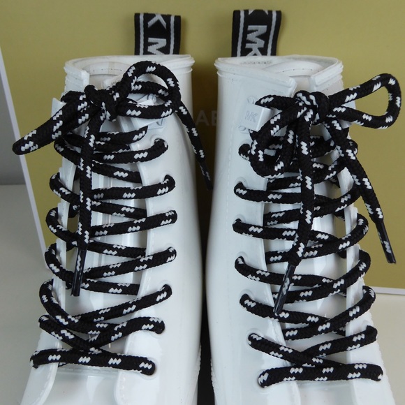 Michael Kors Tavie Rain Bootie Boots NIB White PVC - Picture 5 of 8